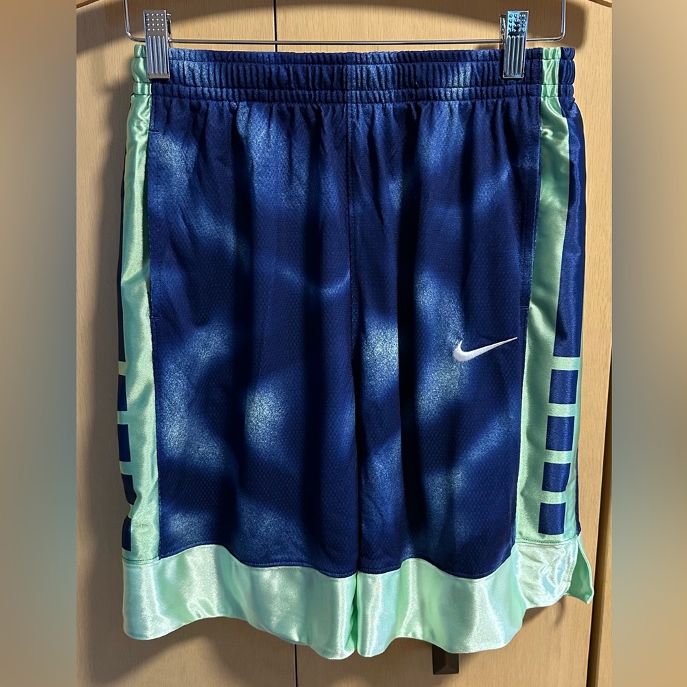 Nike Loose Fit Dri-Fit Basketball Shorts - NWT